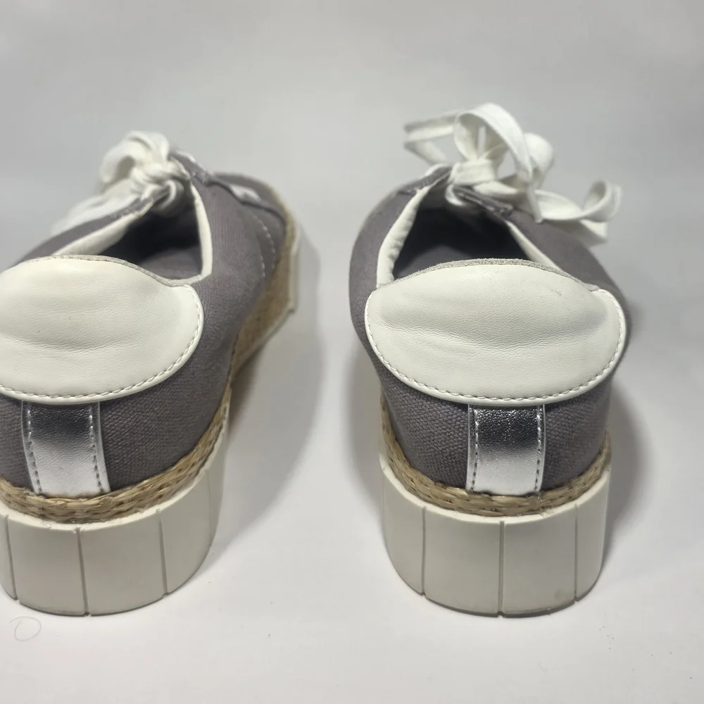 Dolce Vita Women’s Gray Canvas Lace-Up Sneakers Size 6.5M Casual Comfort Shoe